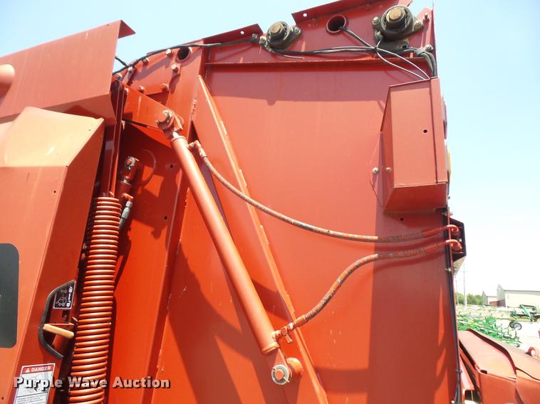 image for item DA1536 2005 New Holland BR780 round baler