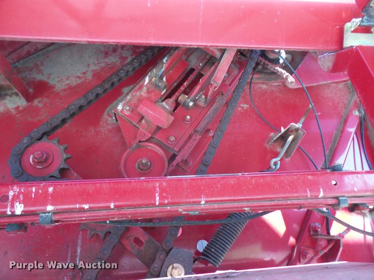 image for item DA1536 2005 New Holland BR780 round baler