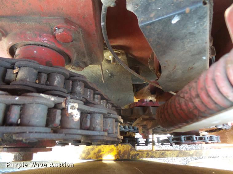 image for item DA1536 2005 New Holland BR780 round baler