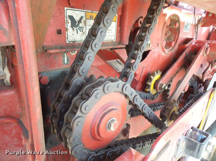 image for item DA1536 2005 New Holland BR780 round baler