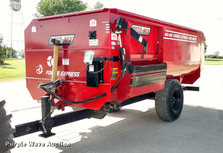 image for item DA5583 RotoMix 414-14B Forage Express feed mixer