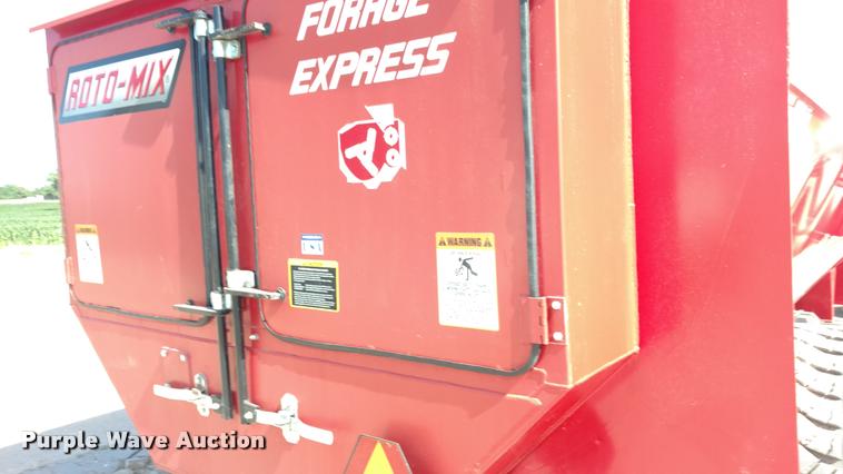 image for item DA5583 RotoMix 414-14B Forage Express feed mixer