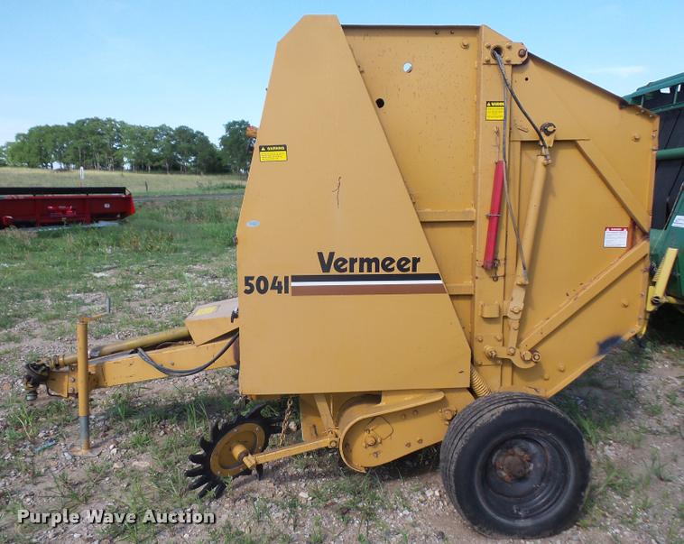 image for item DA6457 1987 Vermeer 504I round baler