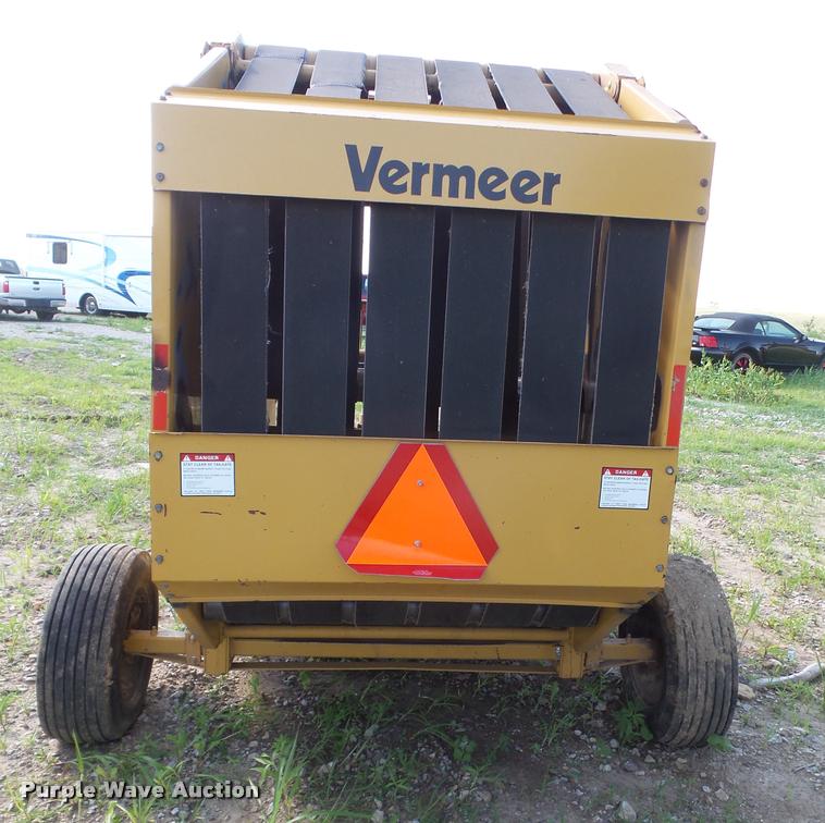 image for item DA6457 1987 Vermeer 504I round baler