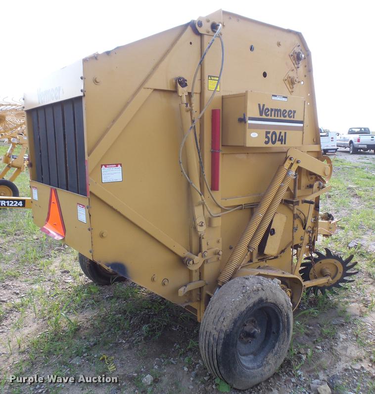 image for item DA6457 1987 Vermeer 504I round baler