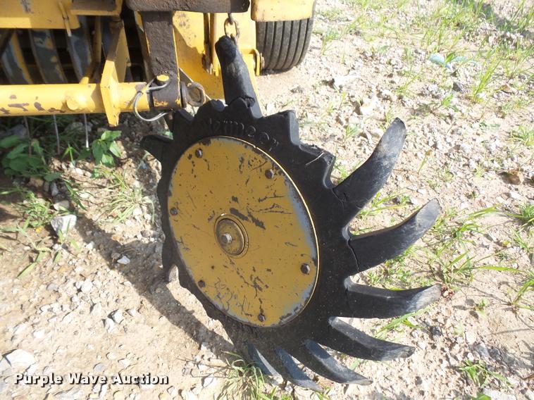 image for item DA6457 1987 Vermeer 504I round baler