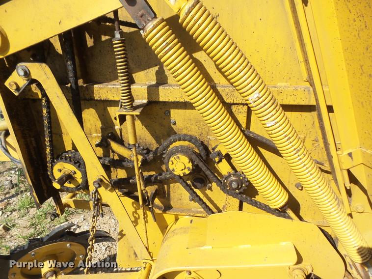 image for item DA6457 1987 Vermeer 504I round baler