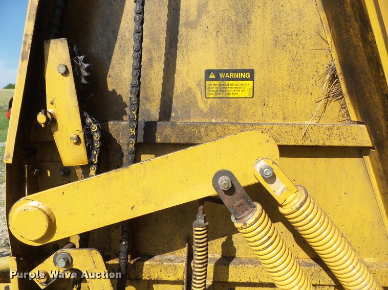 image for item DA6457 1987 Vermeer 504I round baler