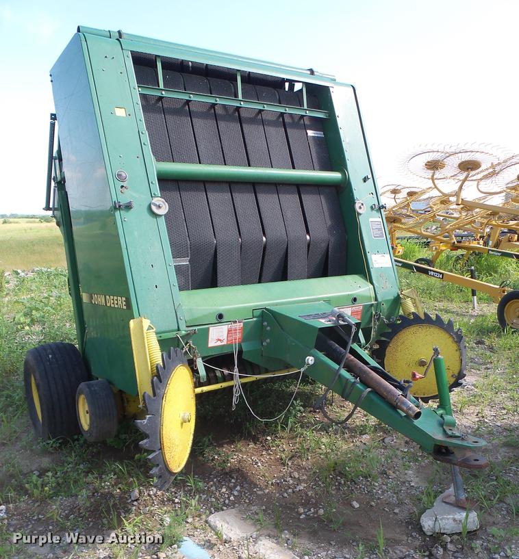 image for item DA6458 1989 John Deere 535 round baler
