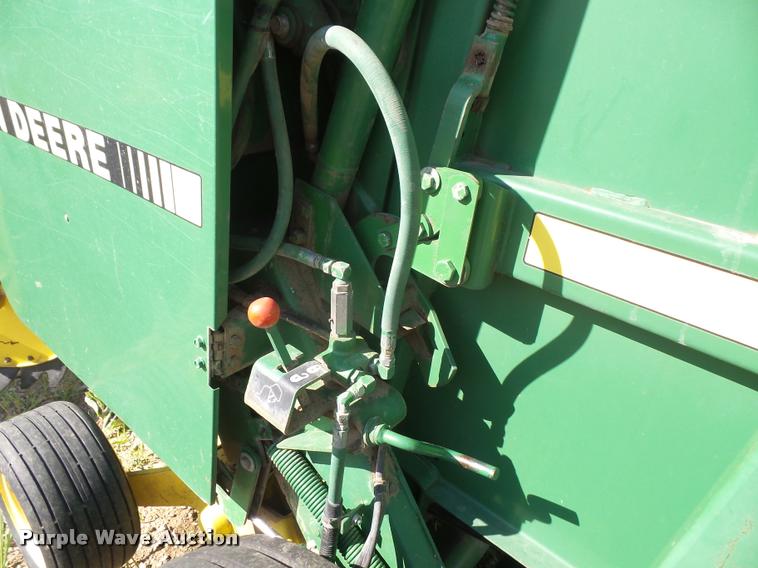 image for item DA6458 1989 John Deere 535 round baler