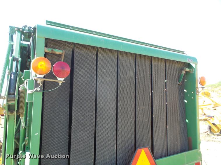 image for item DA6458 1989 John Deere 535 round baler