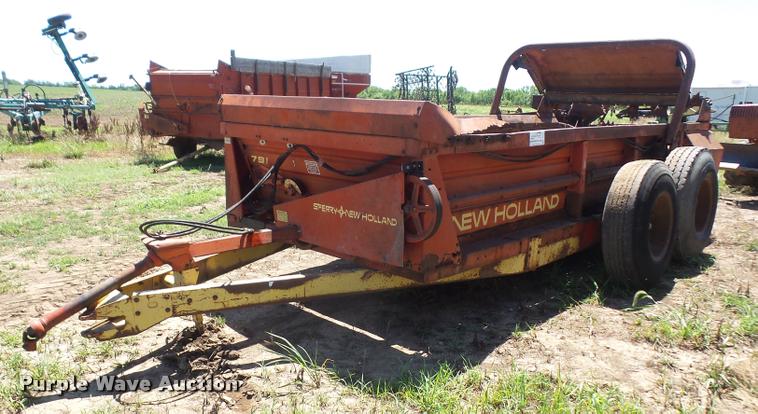 image for item DA6467 New Holland 791 manure spreader