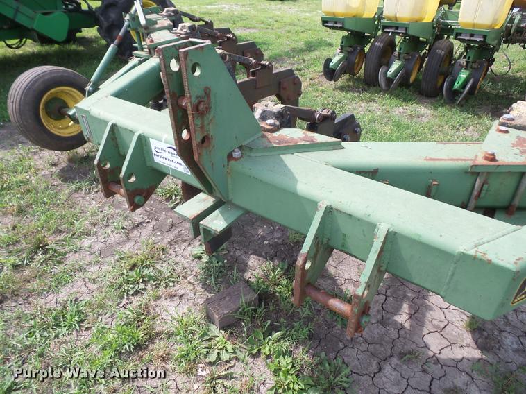 image for item DA6481 John Deere 915 V-ripper