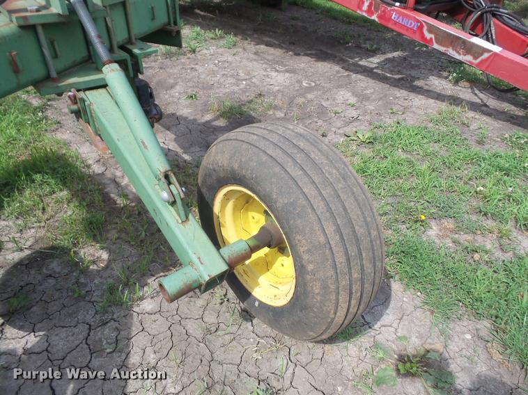 image for item DA6481 John Deere 915 V-ripper