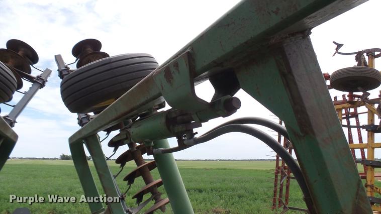 image for item DA7947 John Deere T0230 disk