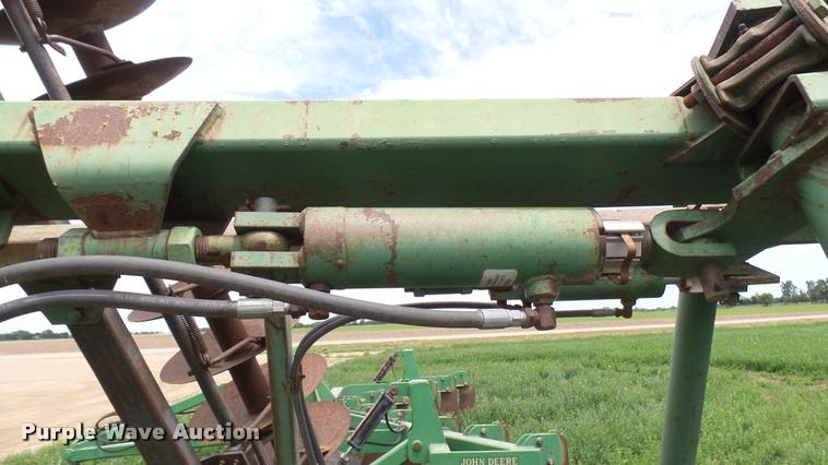 image for item DA7947 John Deere T0230 disk