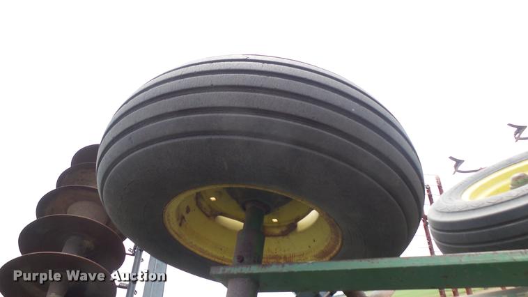 image for item DA7947 John Deere T0230 disk