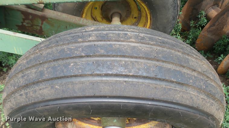 image for item DA7947 John Deere T0230 disk