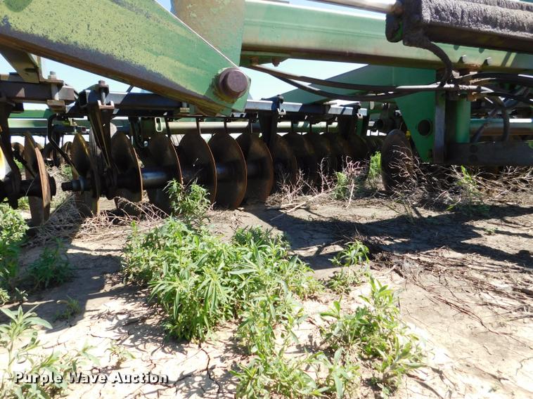 image for item DB1019 John Deere 335 off-set disk