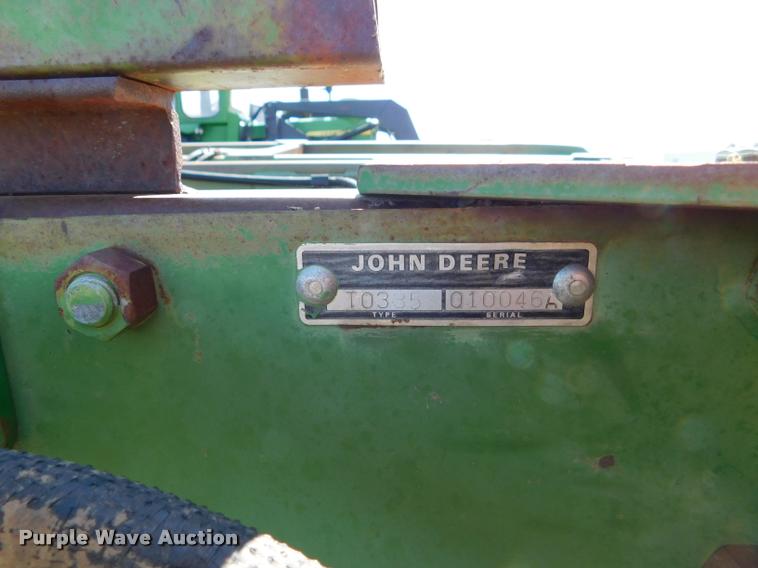 image for item DB1019 John Deere 335 off-set disk