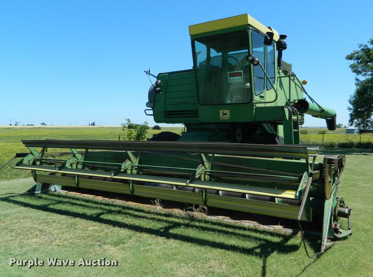 image for item DB1038 John Deere 6600 combine