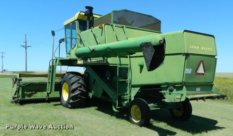 image for item DB1038 John Deere 6600 combine