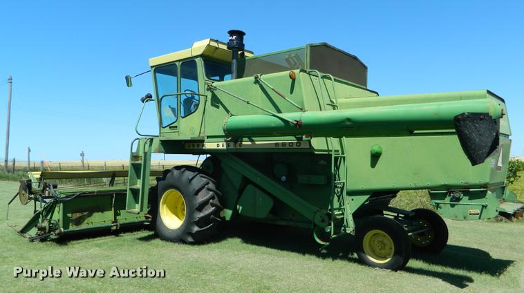 image for item DB1038 John Deere 6600 combine