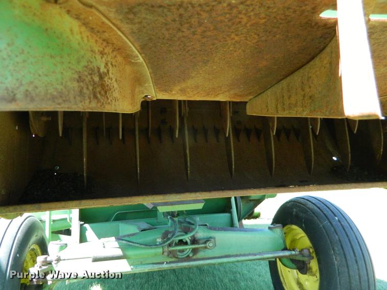 image for item DB1038 John Deere 6600 combine