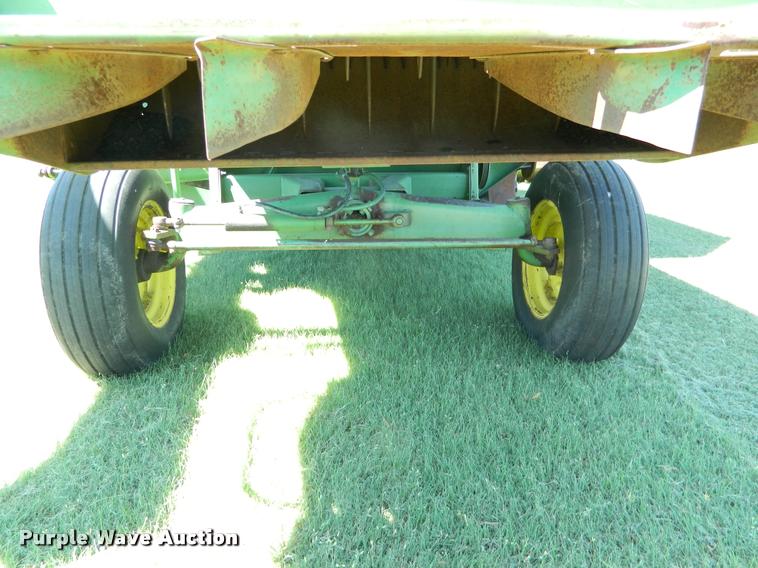 image for item DB1038 John Deere 6600 combine