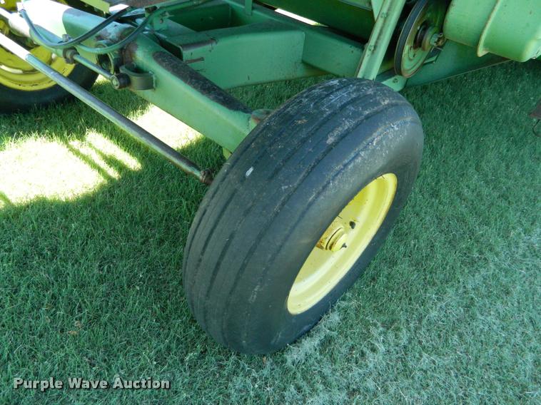 image for item DB1038 John Deere 6600 combine