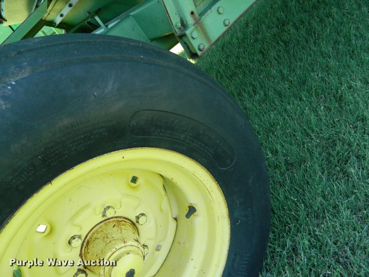 image for item DB1038 John Deere 6600 combine