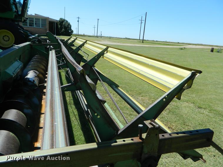 image for item DB1038 John Deere 6600 combine