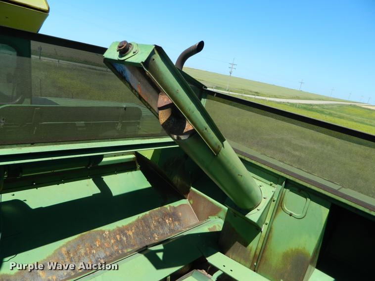 image for item DB1038 John Deere 6600 combine