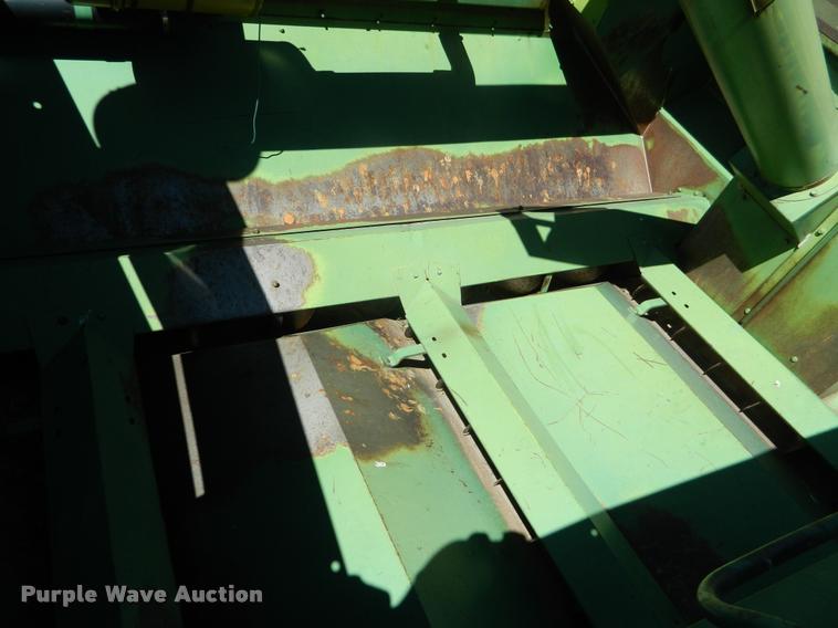 image for item DB1038 John Deere 6600 combine