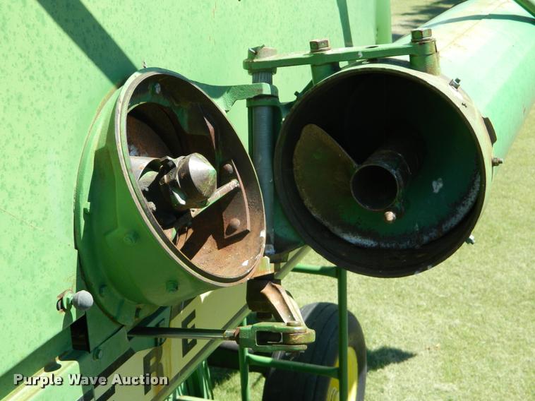 image for item DB1038 John Deere 6600 combine