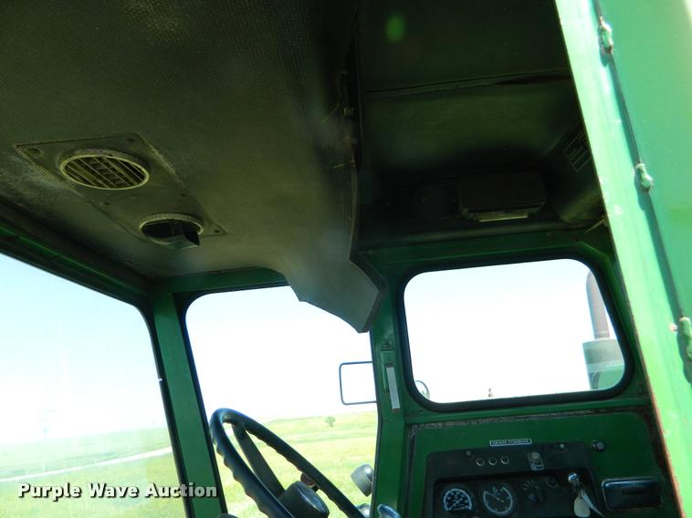 image for item DB1038 John Deere 6600 combine
