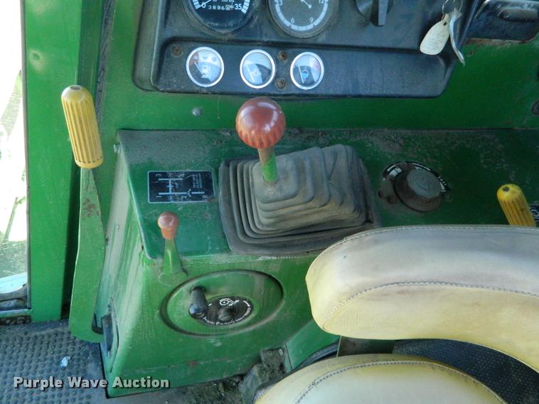 image for item DB1038 John Deere 6600 combine