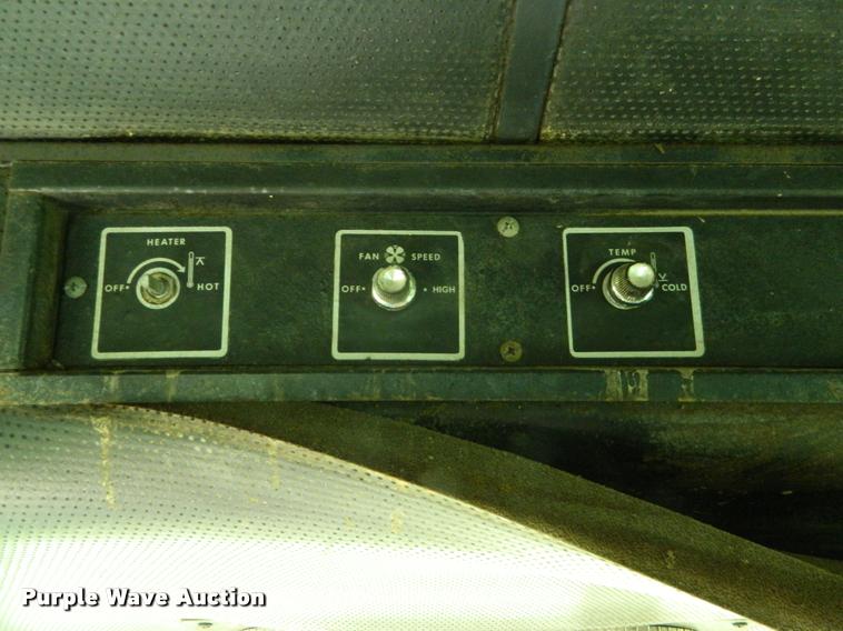 image for item DB1038 John Deere 6600 combine