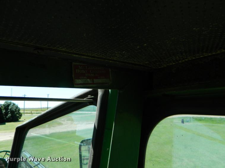 image for item DB1038 John Deere 6600 combine