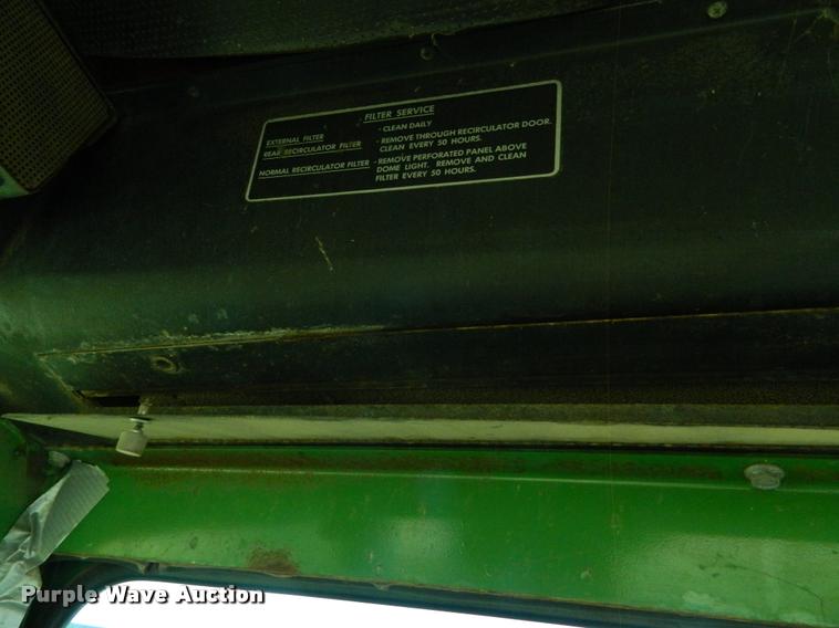 image for item DB1038 John Deere 6600 combine