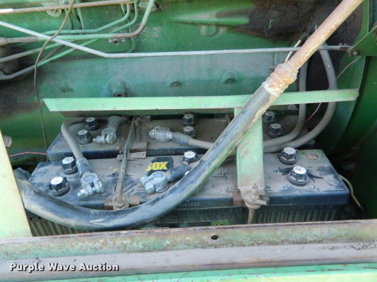 image for item DB1038 John Deere 6600 combine