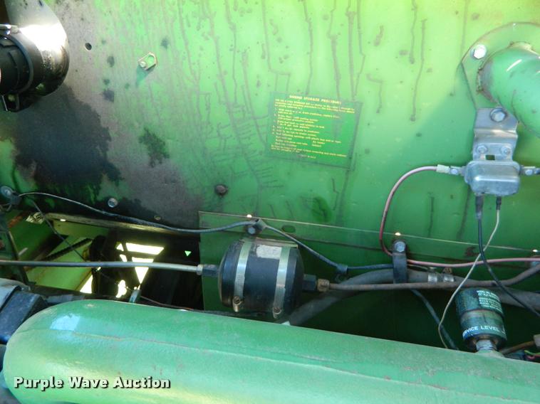 image for item DB1038 John Deere 6600 combine