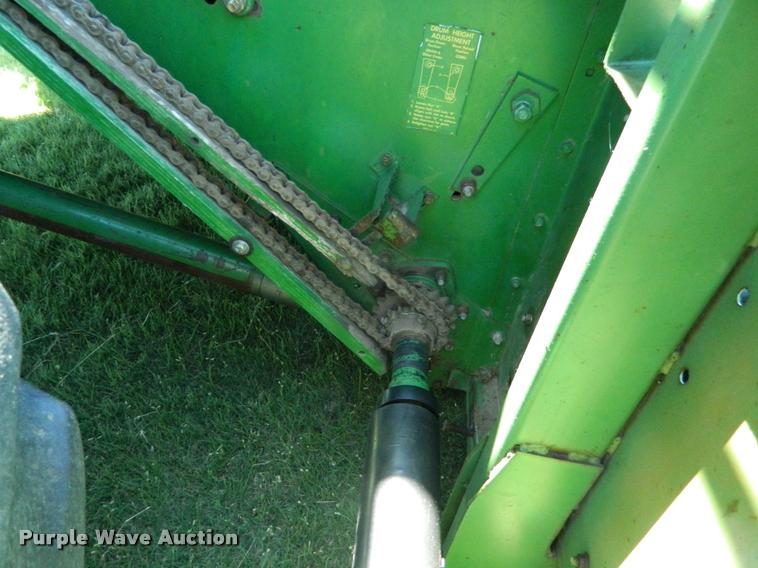 image for item DB1039 1982 John Deere 7720 combine