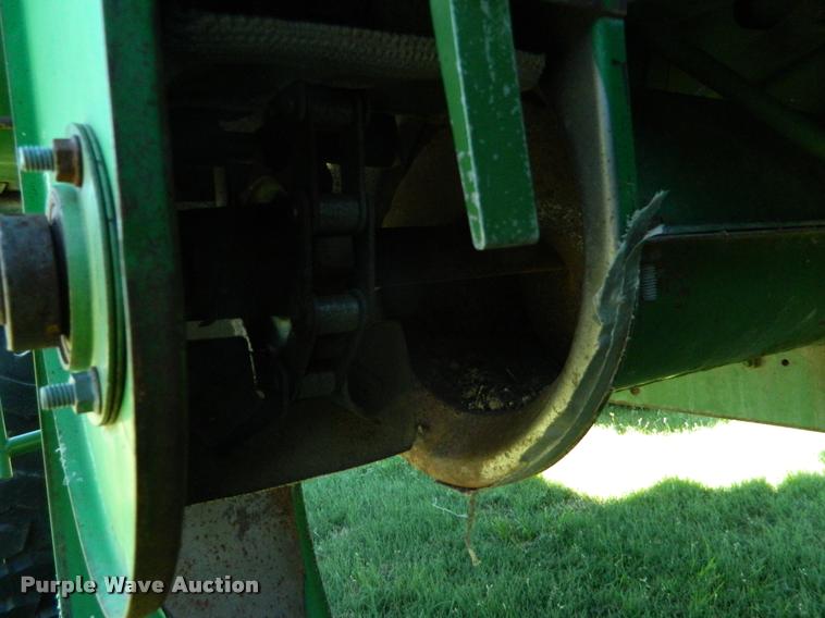 image for item DB1039 1982 John Deere 7720 combine