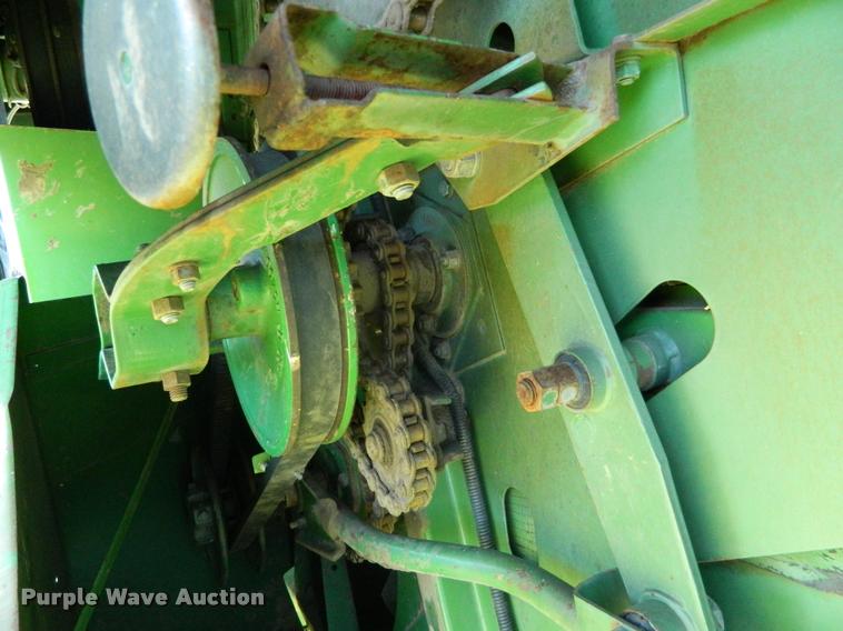 image for item DB1039 1982 John Deere 7720 combine