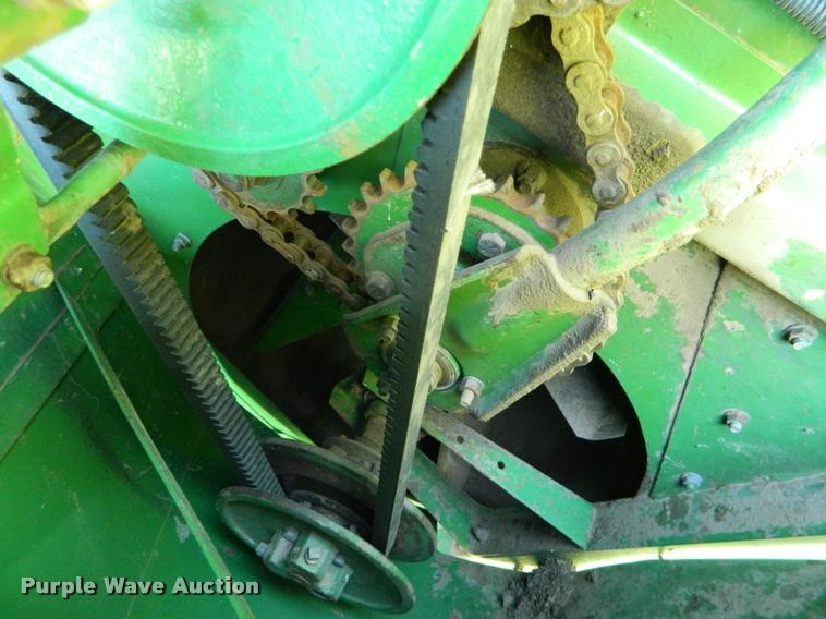 image for item DB1039 1982 John Deere 7720 combine