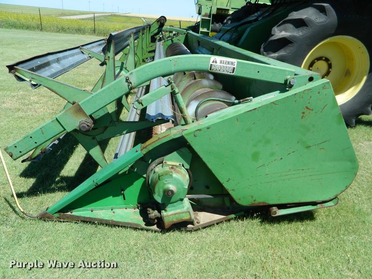 image for item DB1039 1982 John Deere 7720 combine