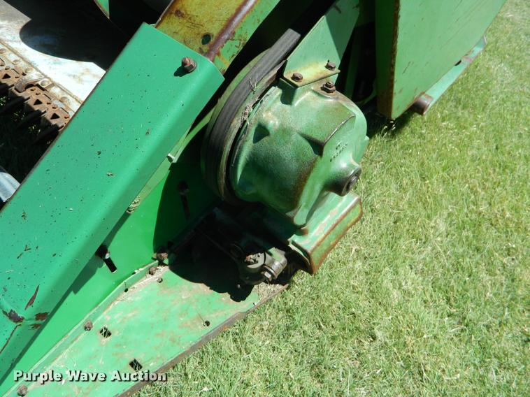 image for item DB1039 1982 John Deere 7720 combine