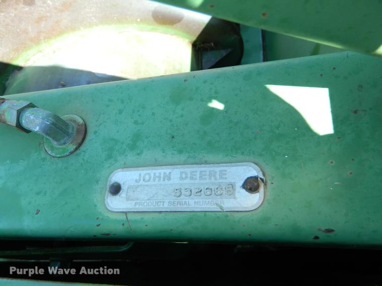 image for item DB1039 1982 John Deere 7720 combine