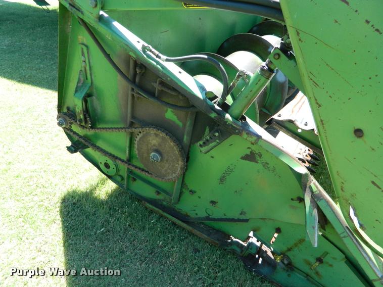 image for item DB1039 1982 John Deere 7720 combine
